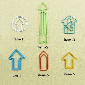 shaped paper clips in different arrowhead or arrowhead outlines