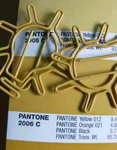 bulb shaped paper clips in PMS2006C